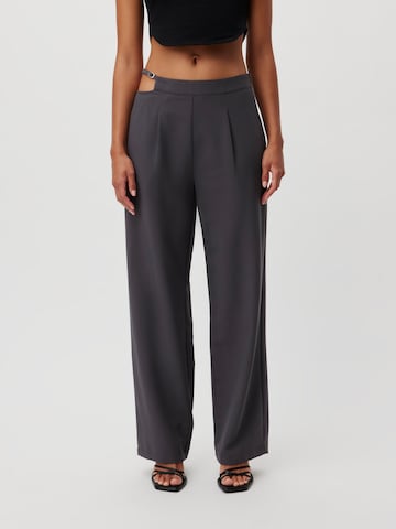 regular Pantaloni con pieghe 'Malin' di LeGer by Lena Gercke in grigio: frontale