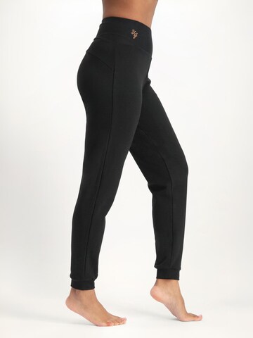 Urban Goddess Yoga & Activewear Loosefit Sporthose 'Ojas Yogabroek - Onyx Black' in Schwarz