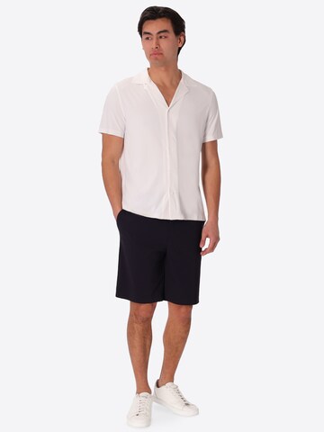 Coupe regular Chemise Distretto12 en blanc