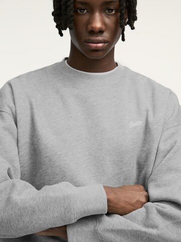 Sweat-shirt 'STWD' Pull&Bear en gris
