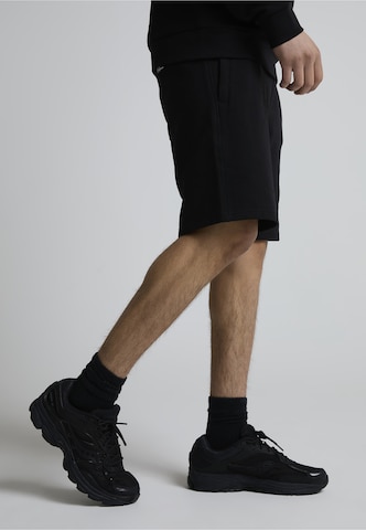 Alessandro Zavetti Regular Trousers 'Cenerello' in Black