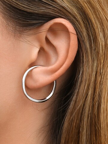 YParis Korvakoru 'Ear cuff Kylar G/S' värissä hopea