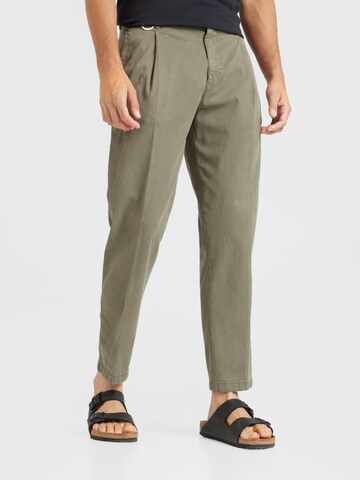 Tapered Pantaloni con pieghe 'DEVYN' di DRYKORN in verde: frontale