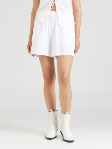 regular Pantaloni 'PCMILANO' di PIECES in bianco: frontale