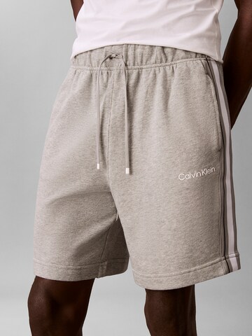 Regular Pantalon fonctionnel Calvin Klein Sport en gris