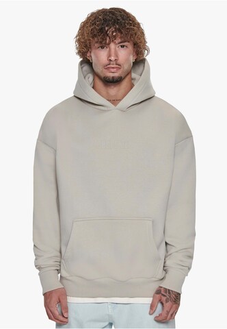 Dropsize Sweatshirt in Grey: front