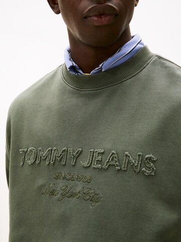 Tommy Jeans Sweatshirt '90S NEW CLASSICS' in Groen