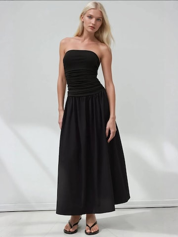 Hiccup Kleid in Schwarz