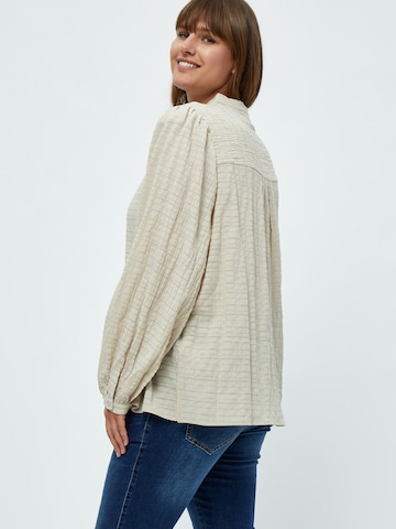 Camicia da donna 'Hawa Lissie' di Peppercorn in grigio