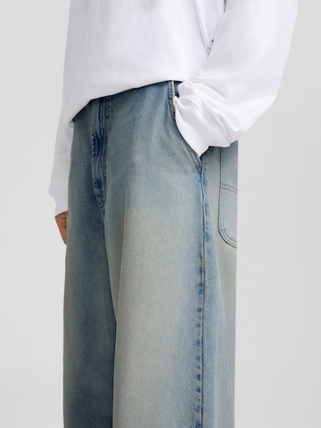 Bershka Wide Leg Jeans i blå