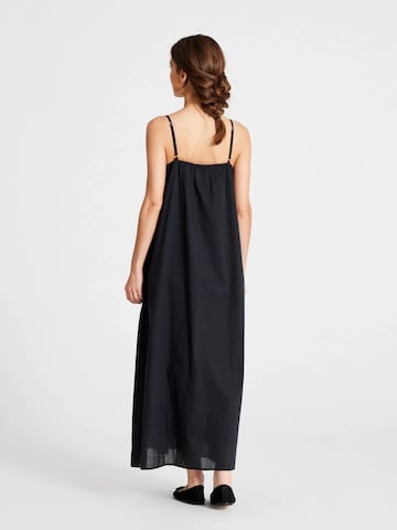 Gai+Lisva Mekko ' Carmen ' värissä musta