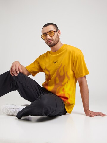 Maglietta di Nike Sportswear in giallo