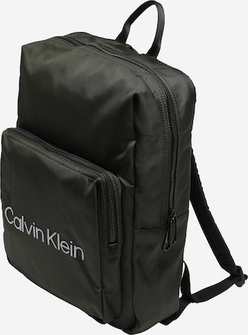 Calvin Klein Backpack in Green: front