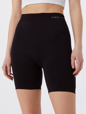 Skinny Pantaloni modelatori 'Jill' de la Swedish Stockings pe negru: față