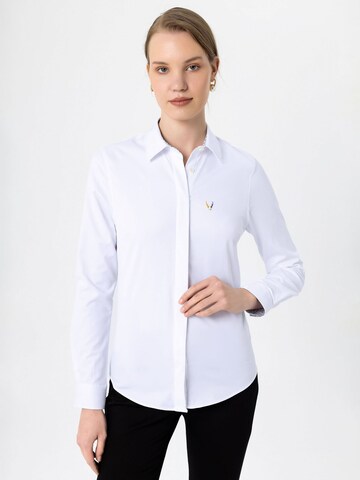 balta By Diess Collection Priglundantis modelis Marškiniai