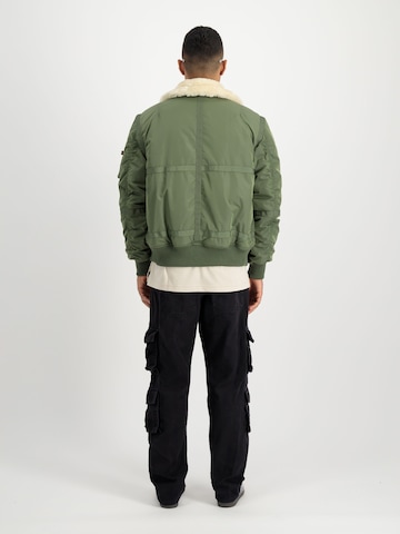 ALPHA INDUSTRIES Klasický střih Zimní bunda 'B15-3 TT' – zelená