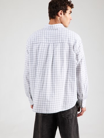 Comfort fit Camicia di WEEKDAY in bianco