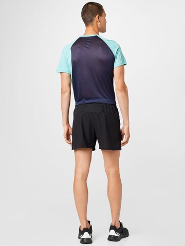 Reebok Regular Sportshorts in Schwarz