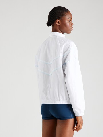 Nike Sportswear Демисезонная куртка в Белый