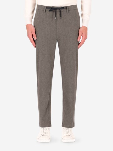 Distretto12 Regular Trousers in Grey: front
