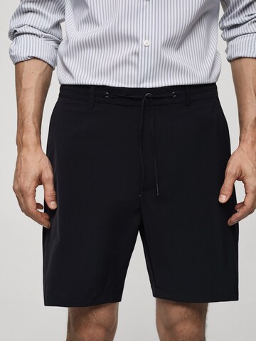 Regular Pantaloni 'Lunars' de la MANGO MAN pe albastru