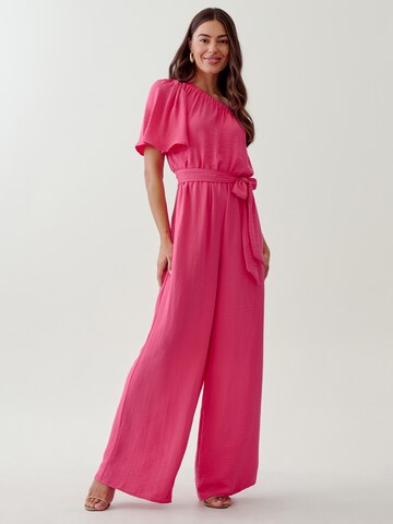 Tussah Jumpsuit 'MANDI' in Roze: voorkant