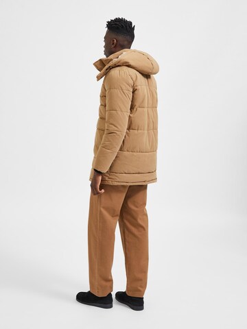 SELECTED HOMME - Parka de inverno 'Bow' em castanho