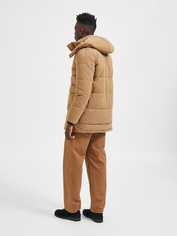SELECTED HOMME Winterparka 'Bow' in Bruin