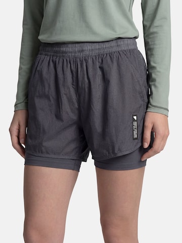 ENDURA Regular Short 'ALLTRACK' in Grau: Vorderseite