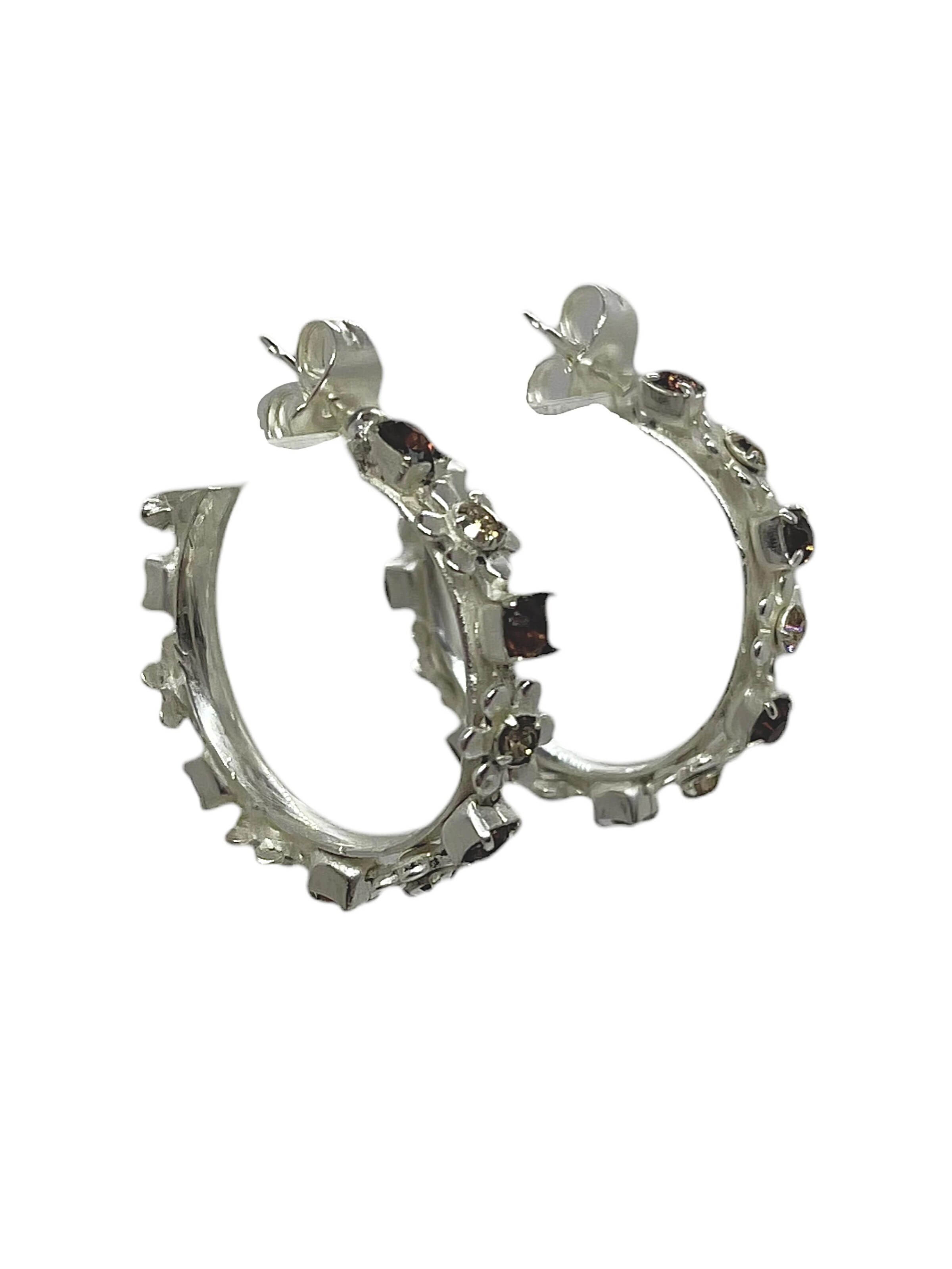 Gloria Mago Earrings 'Small hoop earring Sw crystal mix silver brown flowers in brass chain' in Silver: front