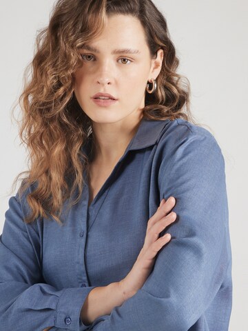 Camicia da donna 'CARHassy' di ONLY Carmakoma in blu