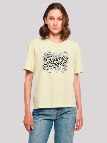 T-shirt 'Sesame Street Collage Black & White' F4NT4STIC en jaune : devant