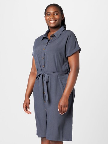 Robe-chemise 'Diega' ONLY Carmakoma en bleu : devant