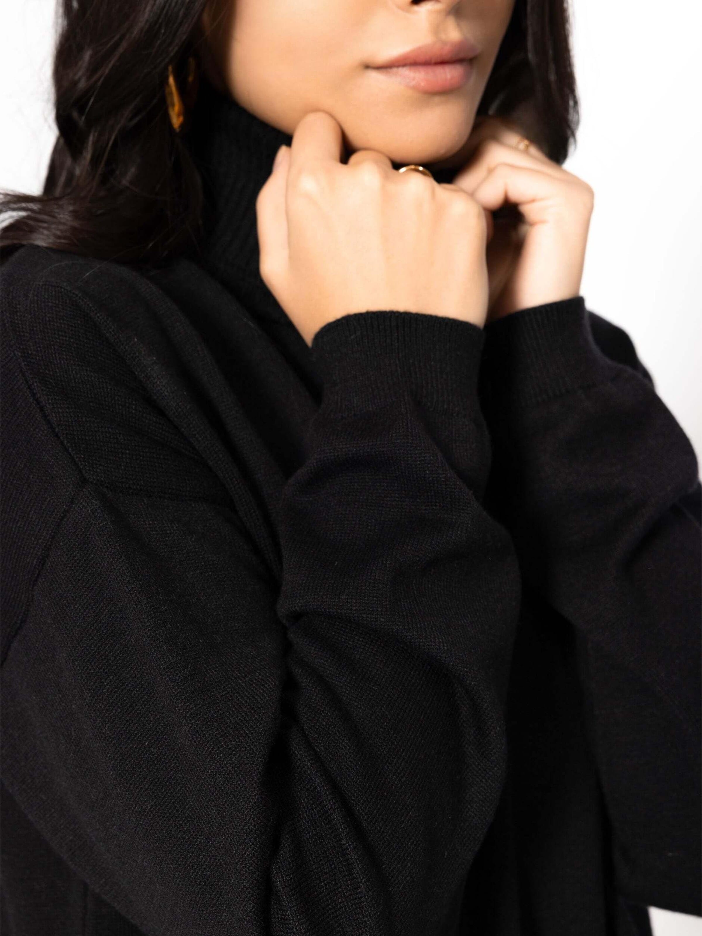 SASSYCLASSY Pullover‌‌‌‌‌ in Schwarz