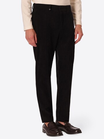 Distretto12 - regular Pantalón chino 'Leonardo' en negro: frente