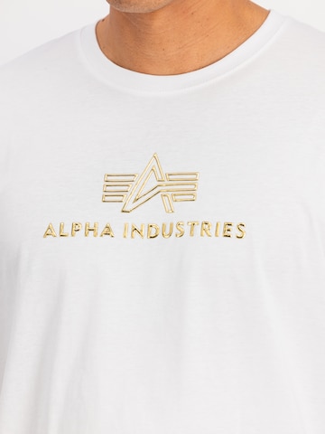 ALPHA INDUSTRIES Футболка в Белый