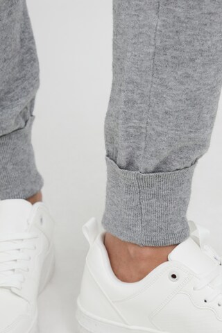 Effilé Pantalon 'KAVA' ICHI en gris