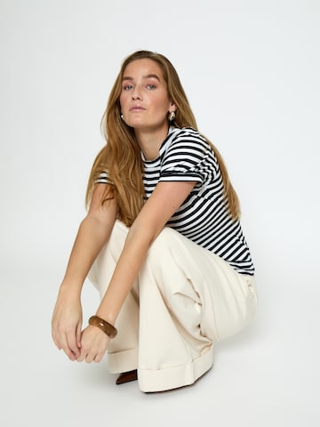 Top 'Johanna' di Peppercorn in nero