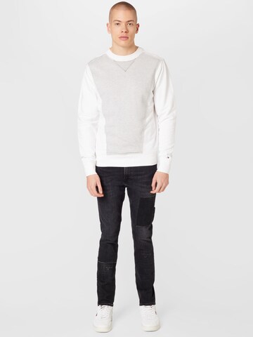 Sweat-shirt Tommy Jeans en blanc