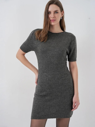 Bigdart Strickkleid in Grau: Vorderseite