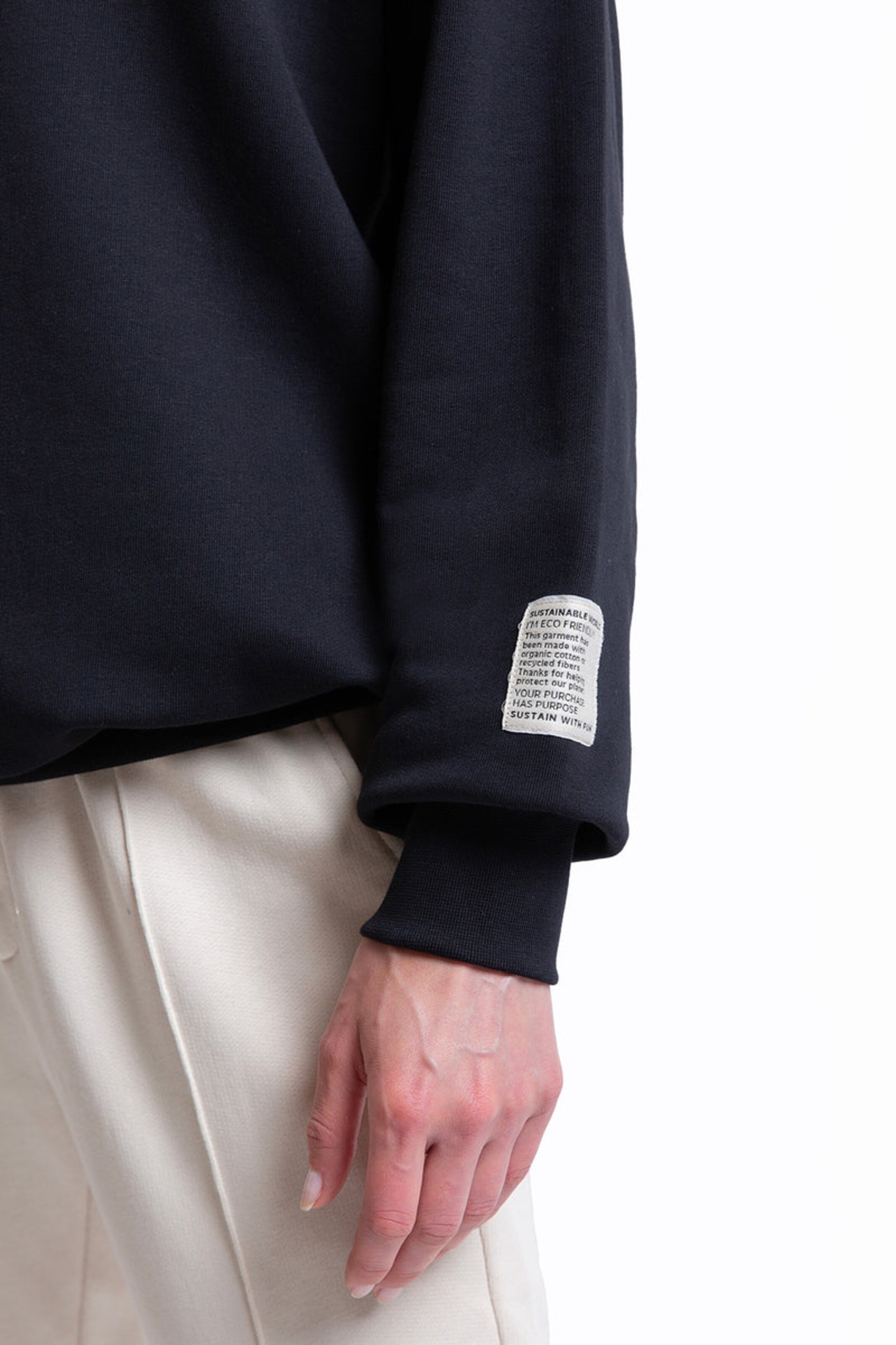 UNIQVIBE Sweatshirt in Black