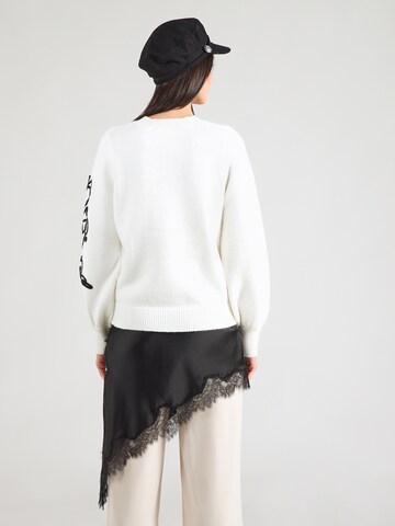 FRENCH CONNECTION Пуловер 'PATRICE FLORAL EMBROIDERED SLV' в бяло