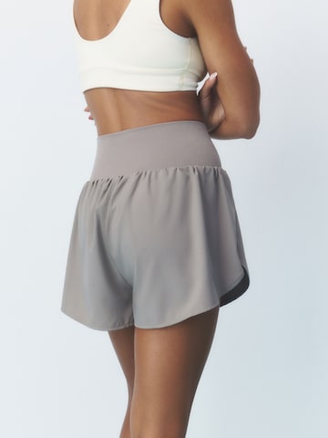 self. Loosefit Sportbroek in Grijs
