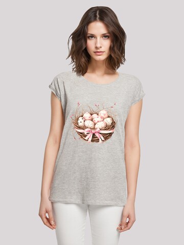 F4NT4STIC T-Shirt 'Osterei Nest Korb Dekor' in Grau: Vorderseite