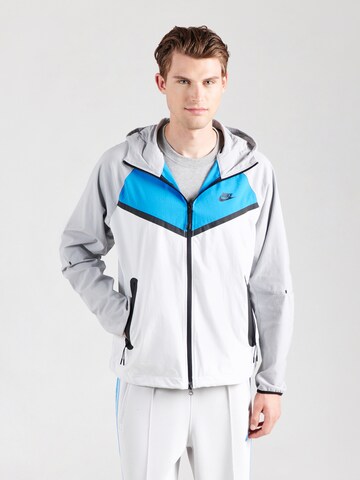 Geacă de primăvară-toamnă de la Nike Sportswear pe gri: față