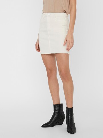 VERO MODA - Saia 'Faith' em branco: frente