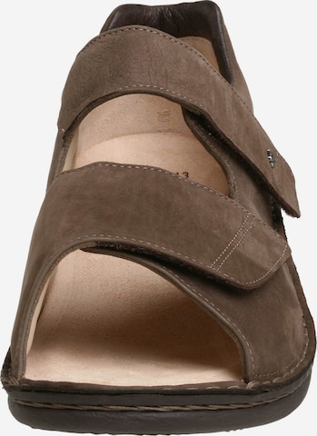 Finn Comfort Sandalen in Bruin