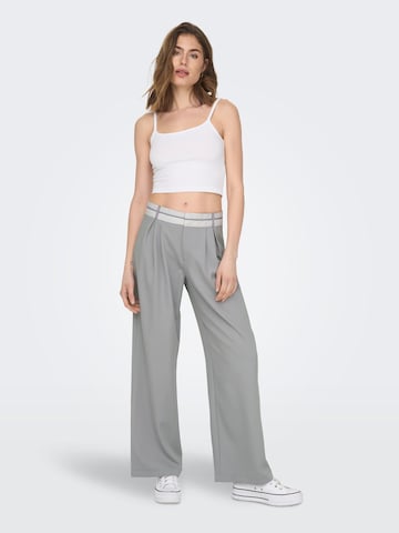 ONLY Loose fit Pleat-front trousers 'MALIKA' in Grey