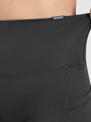 Smilodox Slimfit Sportbroek ' Lissa ' in Grijs