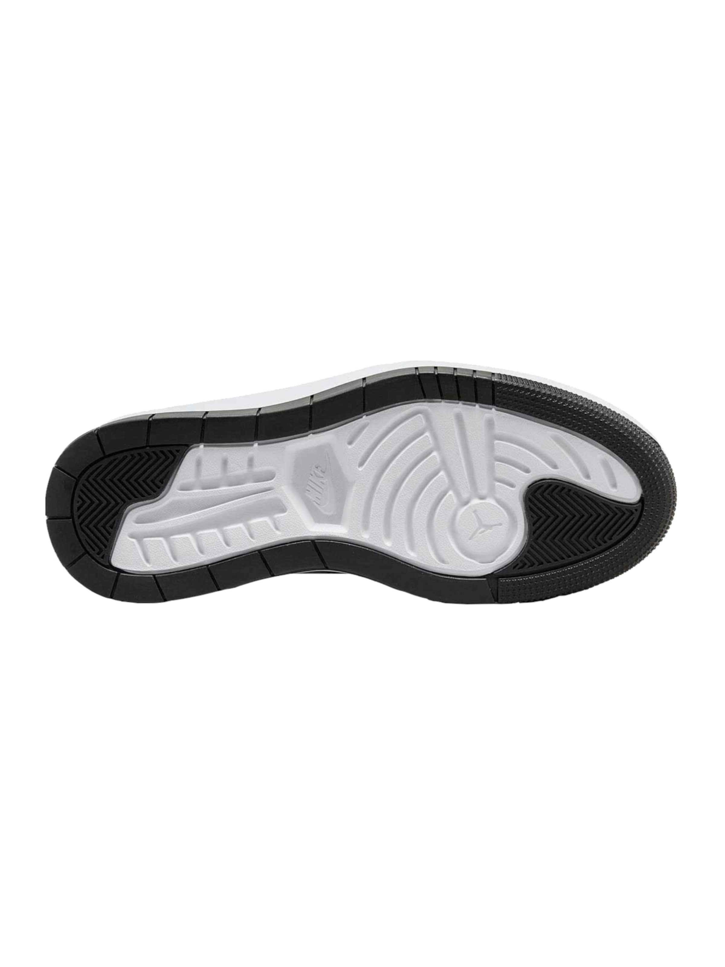 Jordan Platform trainers in Orange